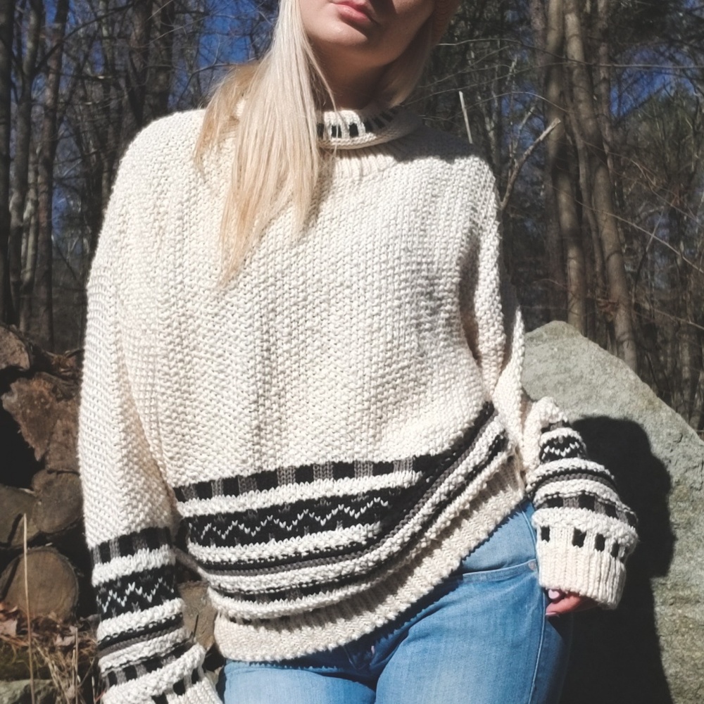 Keren • Cozy Turtleneck Sweater